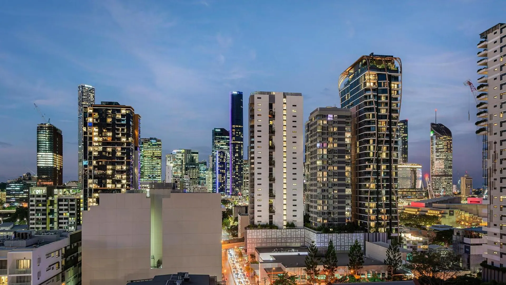 Bright And Modern Apt With Balcony, King Bed And Parking Brisbane Australien